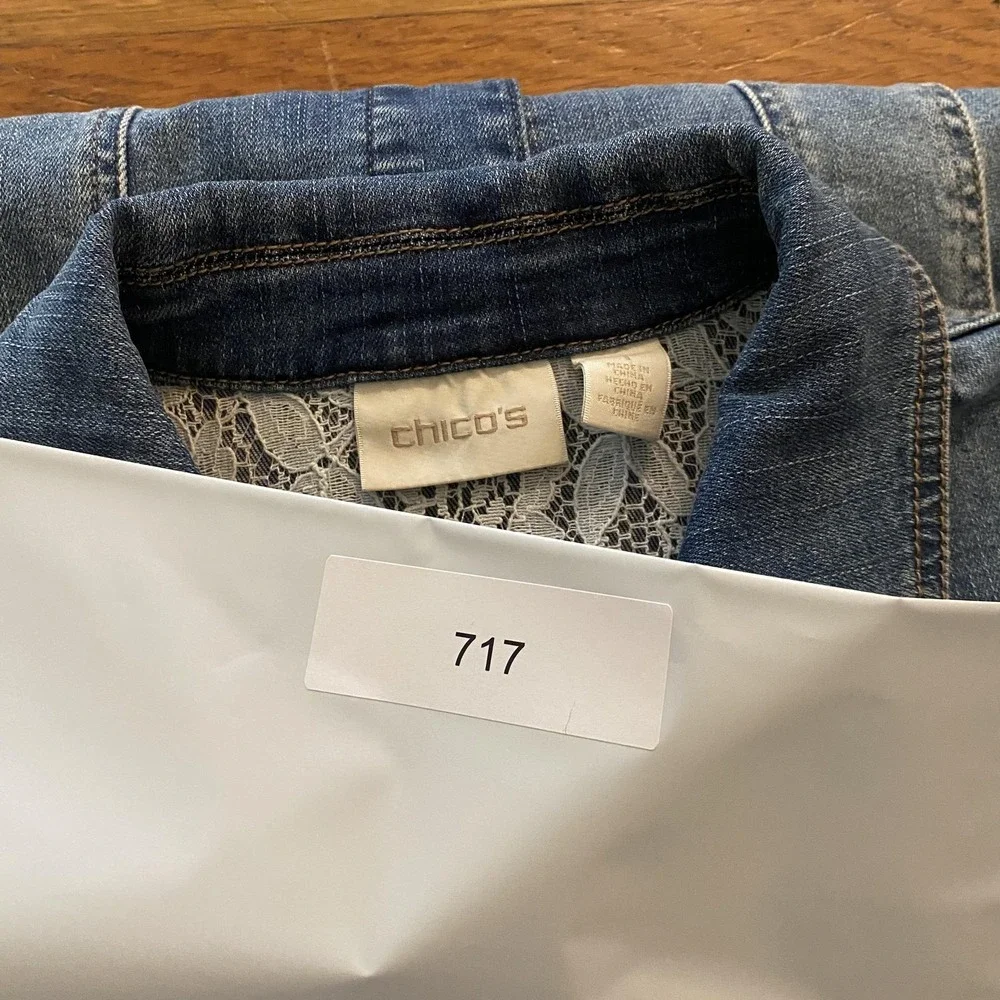 Chicos Jacket Womens 1 Medium Blue Denim Jean Lace Yoke Stretch Button Casual‎ - Picture 16 of 16